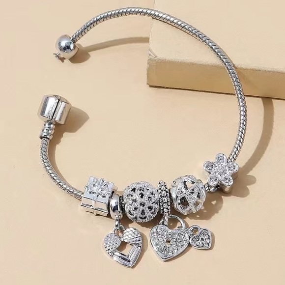 Women’s Bracelet. - Picture 4 of 5